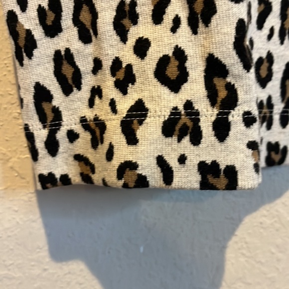 Loft Leopard Poof sleeve Sweater size XS - Picture 3 of 5
